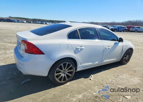 2016 Volvo S60 Platinum из США, поврежденный, VIN LYV402FM6GB097130